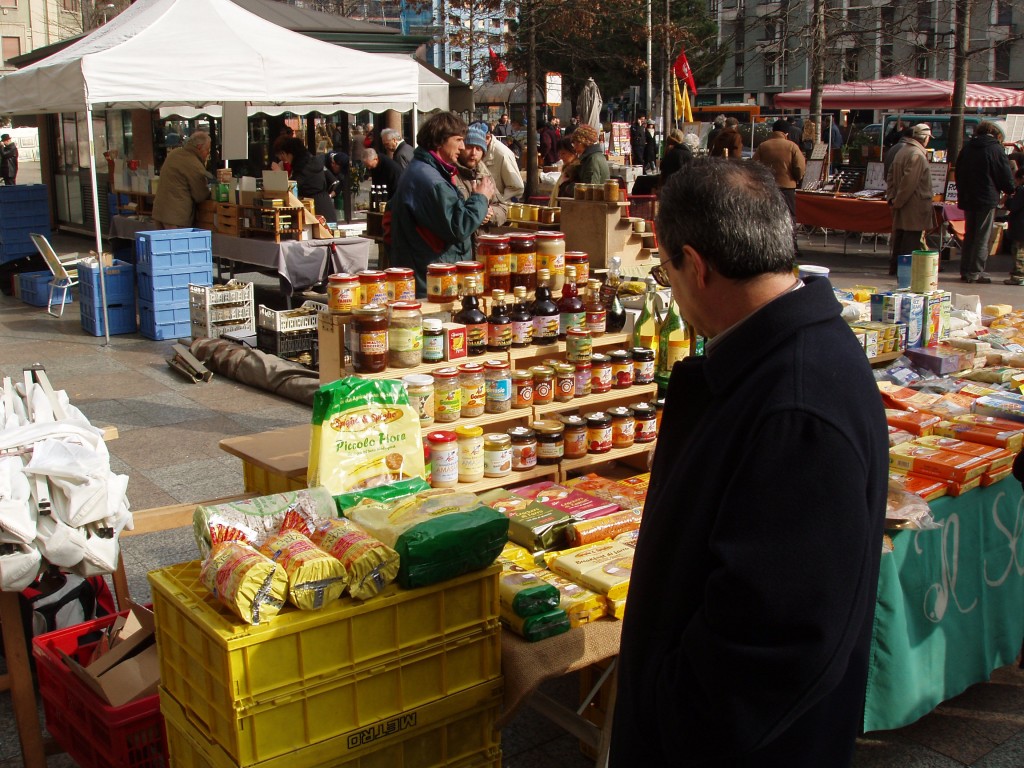 Biological markets: ideal places for bio products at low cost
